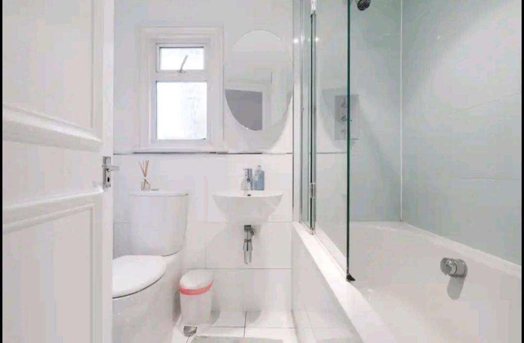 Stylish Room With Private Bath & Terrace In Super Central Clapham Junction Minutes From Victoria, Waterloo London Exteriör bild